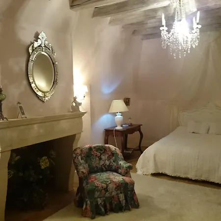 Chateau Des Roises Bed & Breakfast