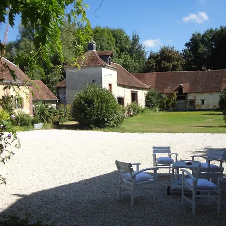 Chateau Des Roises Bed & Breakfast