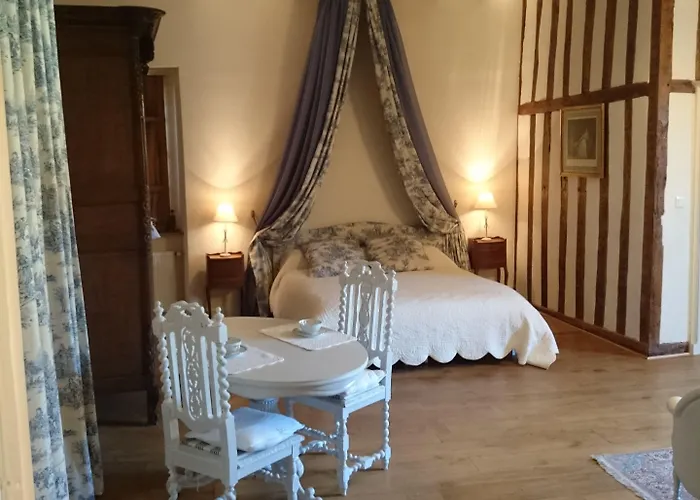 Chateau Des Roises Bed & Breakfast 3*