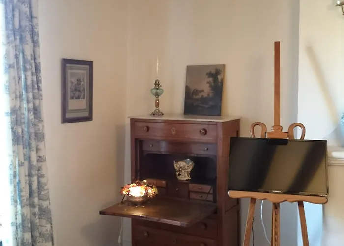 Chateau Des Roises Bed & Breakfast 3*