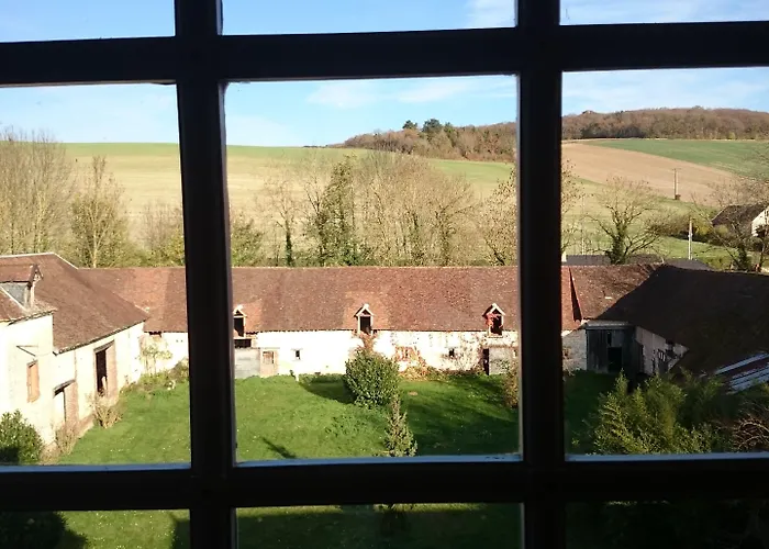 Chateau Des Roises Bed & Breakfast