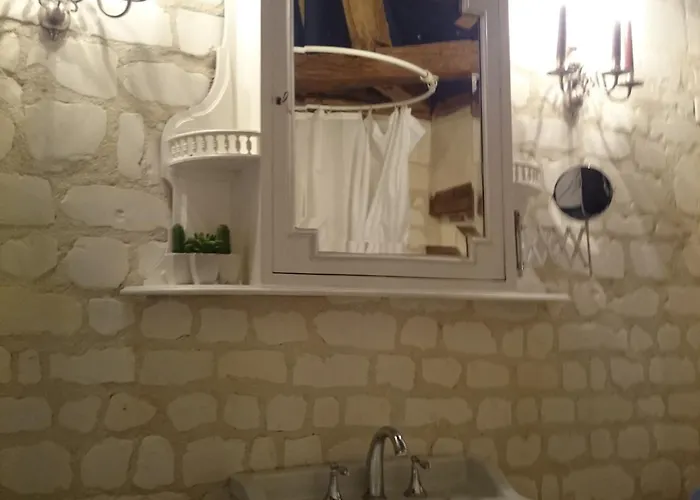 Bed & Breakfast Chateau Des Roises 3*